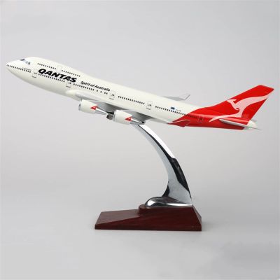 ATXTLWL Environmental Image for: Air Qantas Airways Airlines Aircraft Resin Die Cast Model Boeing B747 Aircraft Model