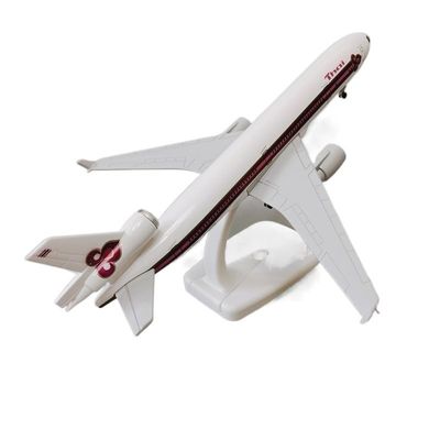 ATXTLWL Environmental Image for: 1: 400 Scale A340-300 Aircraft Model Gulf Airlines Alloy Aircraft Model