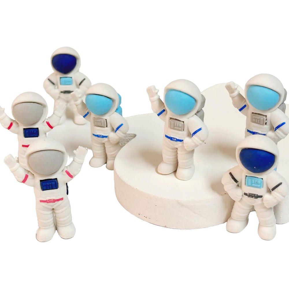 21PCS Mini 3D Space Astronaut Themed Erasers for Kids Bulk,Fun Cute Outer Back to School Party Gifts Valentine's Day Gifts (3D Astronaut erasers)
