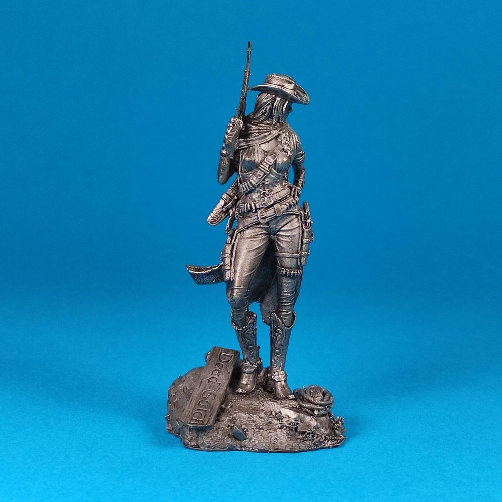 Collectible Tin Miniature of a Bounty Hunter from The Series Historical Miniatures | Scale 1:32 Height 54 mm | Unique Hand-Made Miniature from Warrior Miniatures