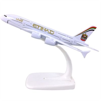 ATXTLWL Environmental Image for: 1: 400 Scale A340-300 Aircraft Model Gulf Airlines Alloy Aircraft Model