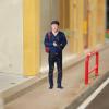 1/64 Scale Diorama Stylish Figure People Model Resin Layout Miniature Figurine for Doll House Decoration Gift Micro Landscape, Backpack Man view 4