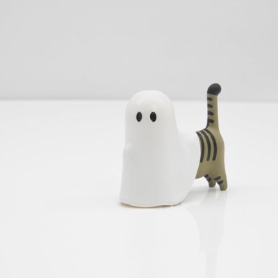 All 5 Types Ghost Being Checked by a cat Mascot Model Figure Tabby Siamese Tortie Detecting Under White Hood Collectible Miniature,Home Decoration,Desktop Ornaments (Brown Tabby)