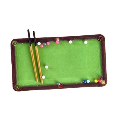 1/64 Scale Pool Table with Figures for City Layout Miniature Billiards Set Resin Craft for Diorama Model Enthusiasts