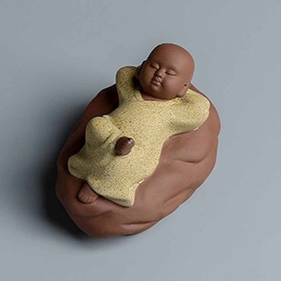 A1DFDFGOQSFG Handmade Purple Clay Little Monk Tea Pet Ornaments Creative Cute Small Novice Tea Set Tea Accessories Play Water (Color : B) (Purple)