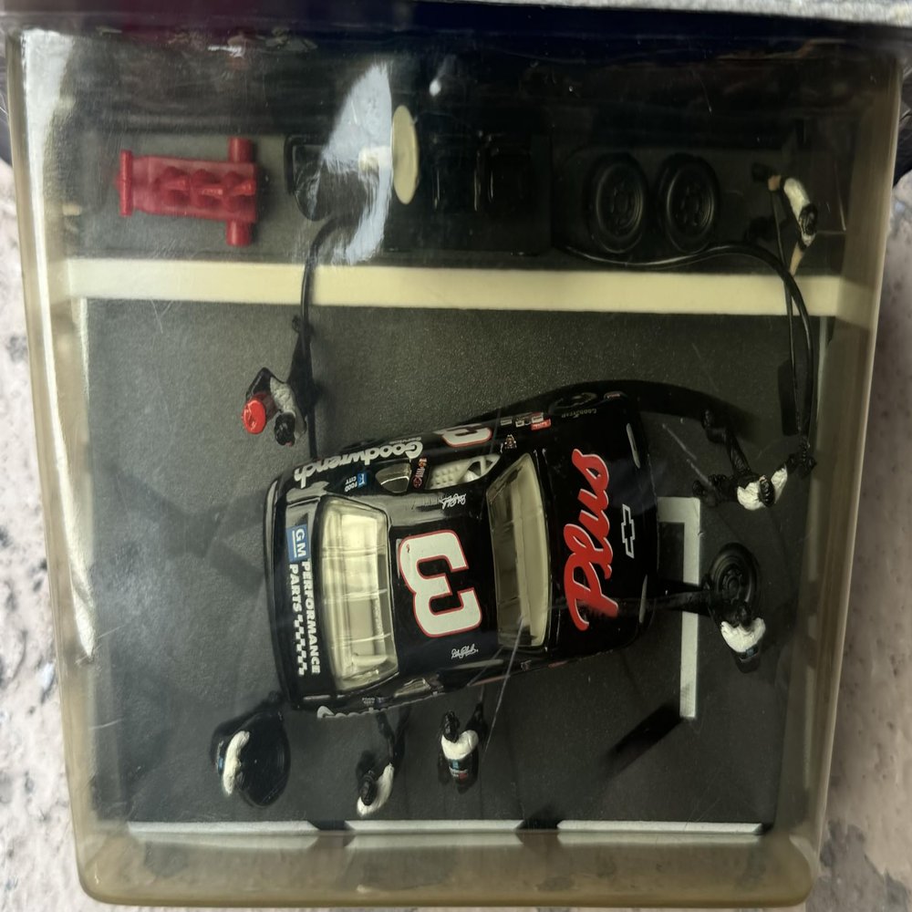 Diorama de Parada en Pits con Auto de CarrerasSi