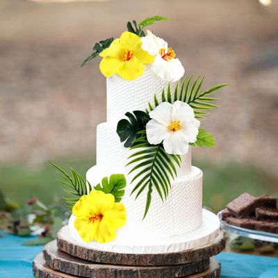 10PCS Artificial Hibiscus Flower Cake Toppers Hawaii White Yellow Hibiscus Cake Decors for Baby Shower Hawaii Theme Birthday Bridal Engagement Wedding Floral Cake Picks Summer Holiday Party Decoration