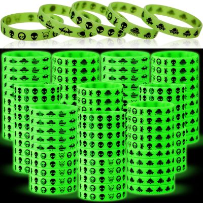 Seematn 50 Pcs Glow in the Dark Alien Party Rubber Bracelet, Small Rave Trinkets, Green Silicone Wristbands Bracelets Bulk Spaceparty Favors for Baby Shower Birthday (Alien, Green)