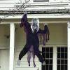 1.6 M Halloween Climbing Zombies, Halloween Haunted House Props Decoration Halloween Outdoor, Yard Festival Decoration view 2