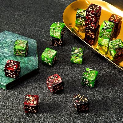 20pcs 16mm(0.63inch) Dual-Color Dice Set Durable Plastic Math & Game Dice for Learning, Party, Classroom, Board Games (Green+Red)