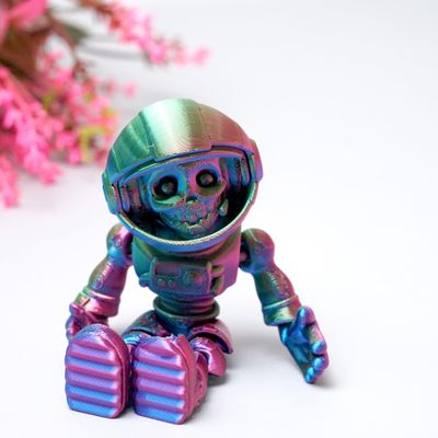 LUYUCUBE 5inch 3D Printed Space Zombie Skeleton Astronaut,Flexible Realistic Articulated Animal Fidget Toys,Mystery Figurines Gifts,Executive Desk Dcor and Festival Collectible Halloween (RGB)