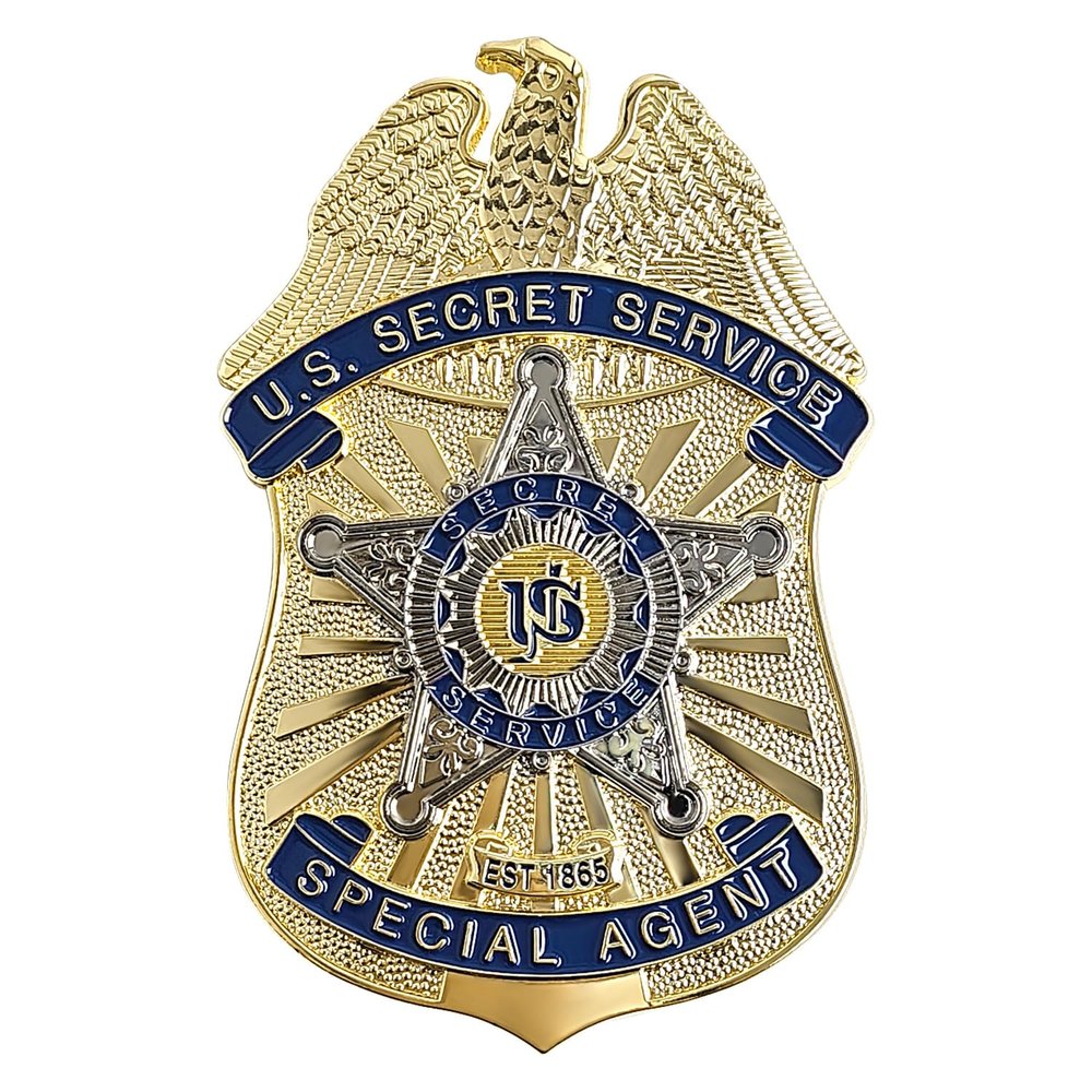 EMORBALS Brass Badge Pin, Costume Accessories for Halloween, House, Role-Playing