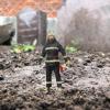 TTETTZ 1/64 Resin Firefighter Figures Tiny People Model Realistic Collectibles Sand Table Ornament for Diorama Building DIY Scene Layout Decoration, Style C view 4