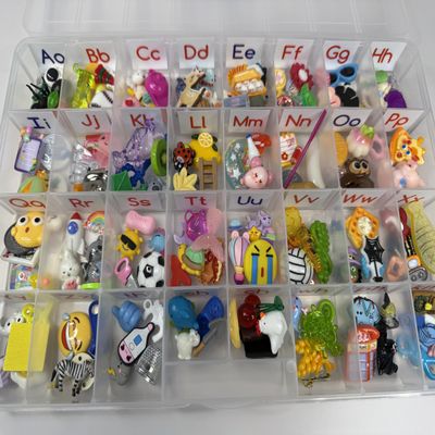Say & Play Alphabet Objects Set, Phonics and Digraphs Learning Kit with Storage Case, 5 Object sper Sound Montessori Sound Objects for Speech Therapy, Early Literacy, Ages 3+