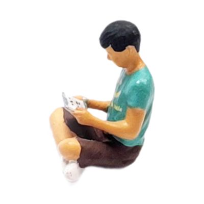 1/64 Scale Boy Figure Model Hand Painted Resin People Figurine for Micro Landscape Collections Desktop Ornament Green