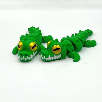 Bpetga Playful 3D Printed Crocodile Figurine with Articulated Joints - Adorable and Funny Desk Ornament Figurine Gift (2PCS)