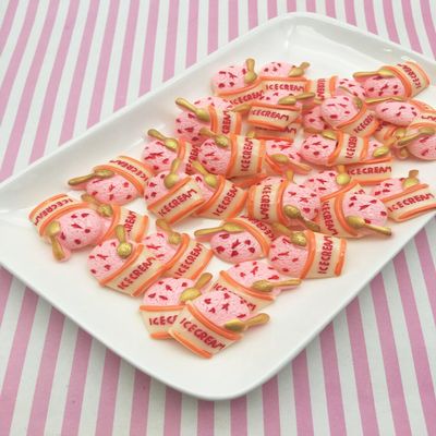 Strawberry Ice Cream Cabochons rdnqu (3 Pieces)
