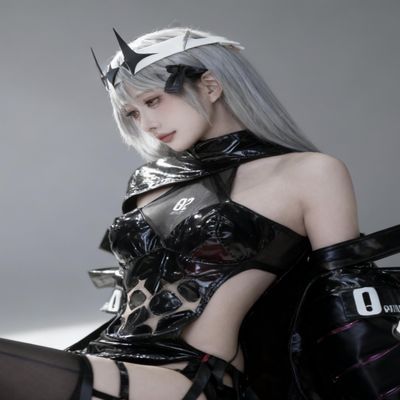 Marianne Cosplay Wig HSIU 70CM silver long hair Synthetic Wig+Wig cap Game NIKKE Cosplay