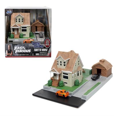 Jada Toys Fast & Furious Dom Toretto House with Garage and 2 Nano Vehicles, Diorama in 360 Scale, Includes Dodge Charger and Toyota Supra, Metal Model for Fans from 8 Years (9333668314R00)