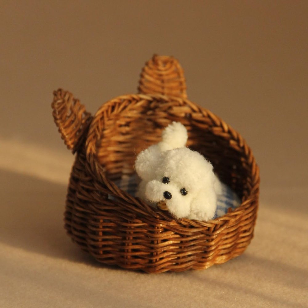 1:12 Scale Mini Rattan Dog Bed for Dollhouse Handmade Wicker Pet Bed, Cute Miniature Dog House Accessories for Doll House Decoration,Dollhouse Furniture Collection (Light) (Rattle Dark)