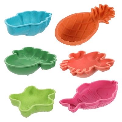 Beaupretty 6Pcs Beach Set Portable Sand Mold Playset Lightweight Safe Materials for Boys and Fun Seaside Sand Kit Random Color