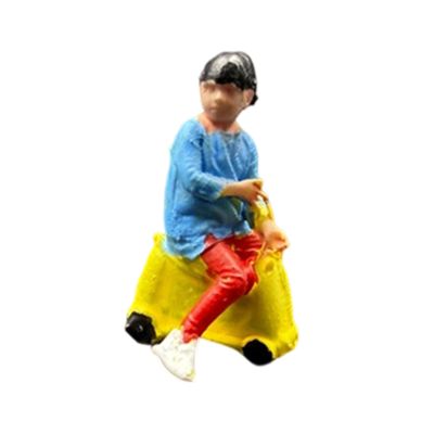 Colaxi 1/64 Miniature Figure Mini People Figurine People Figure Painted for Photo Prop Mini Architectural Accessories Ornament Decor, Sitting Girl