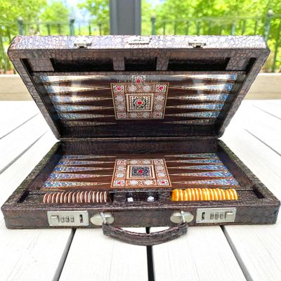 18-Inch Premium Leather Backgammon Set  Vintage Crocodile Pattern Faux Leather Board Game | Luxury Gift for Dad, Husband, or Adults