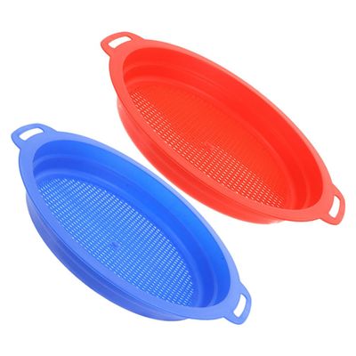 Beaupretty 2pcs Plastic Sand Sifters Fine Mesh Sand Sieves for Beach Outdoor Strainers Blue Red