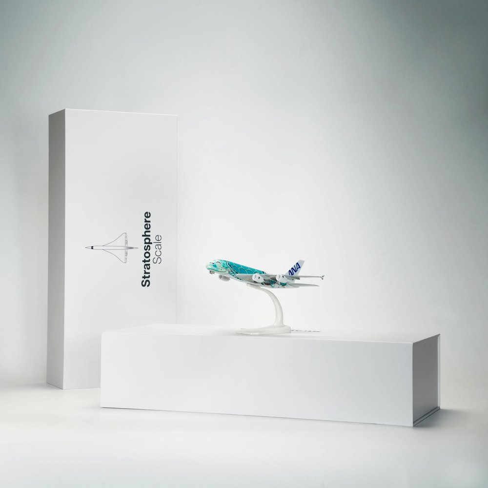 Stratosphere Model ANA Airbus A380 Flying Honu Diecast Aircraft 1:300 Scale, Limited Edition Turtle Livery with Display Frame, Pins & Card Pack, Collector's GiftUnique Gift for Men, Dad, Husband