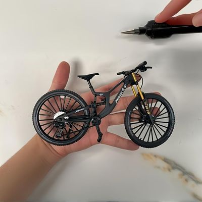 1: 10 Ratio die cast Alloy mini BMX Mountain Bike Finger Bike Model Toy Desktop Decoration Craft Suitable for Bike Enthusiasts, Bike Racers, Children, Boys and Girls