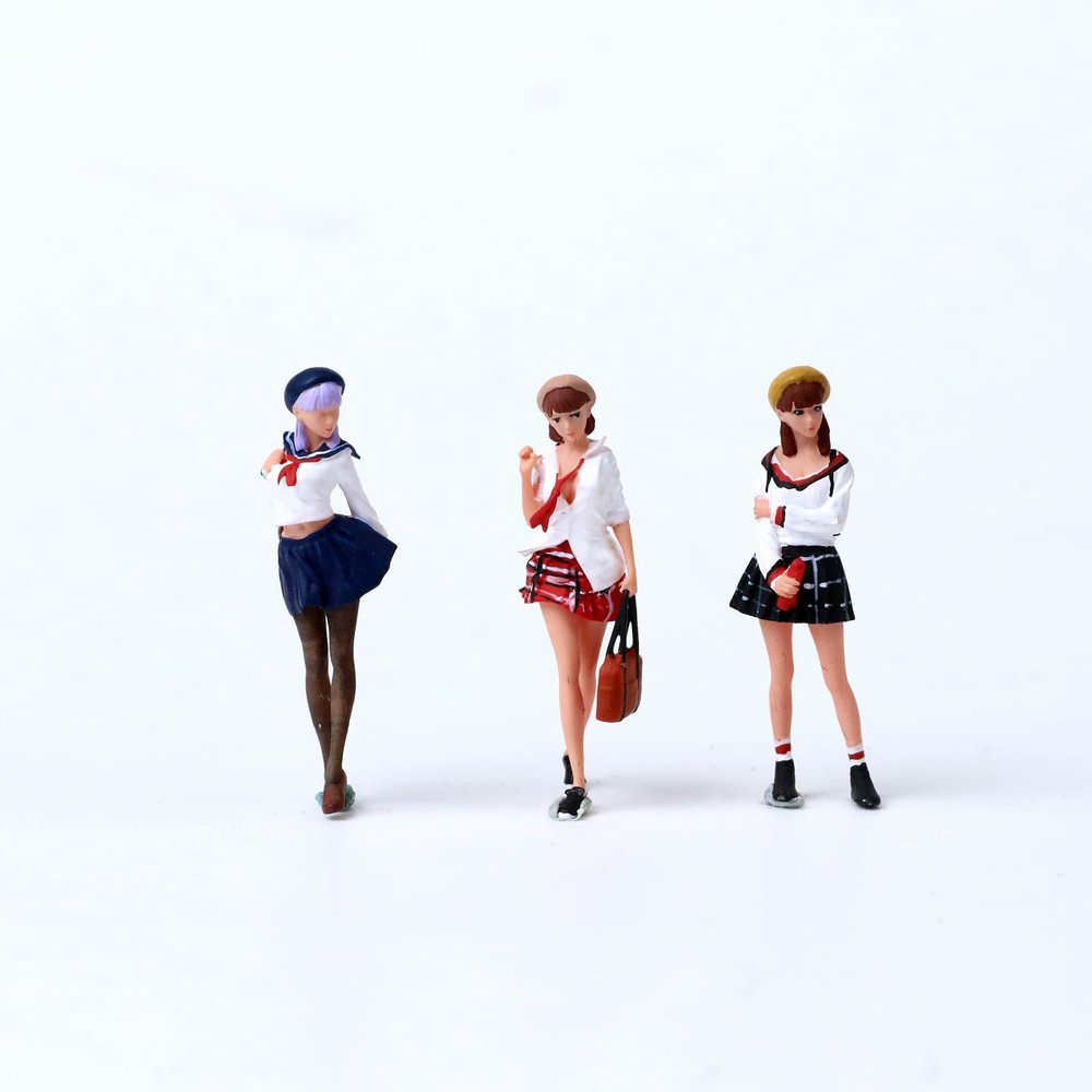 1/64 Resin Girl Miniature Figures Set  3pcs Pre-Painted JK Style Diorama Dolls for Die-Cast Car Displays, Streets, Shops & Garage Scenes