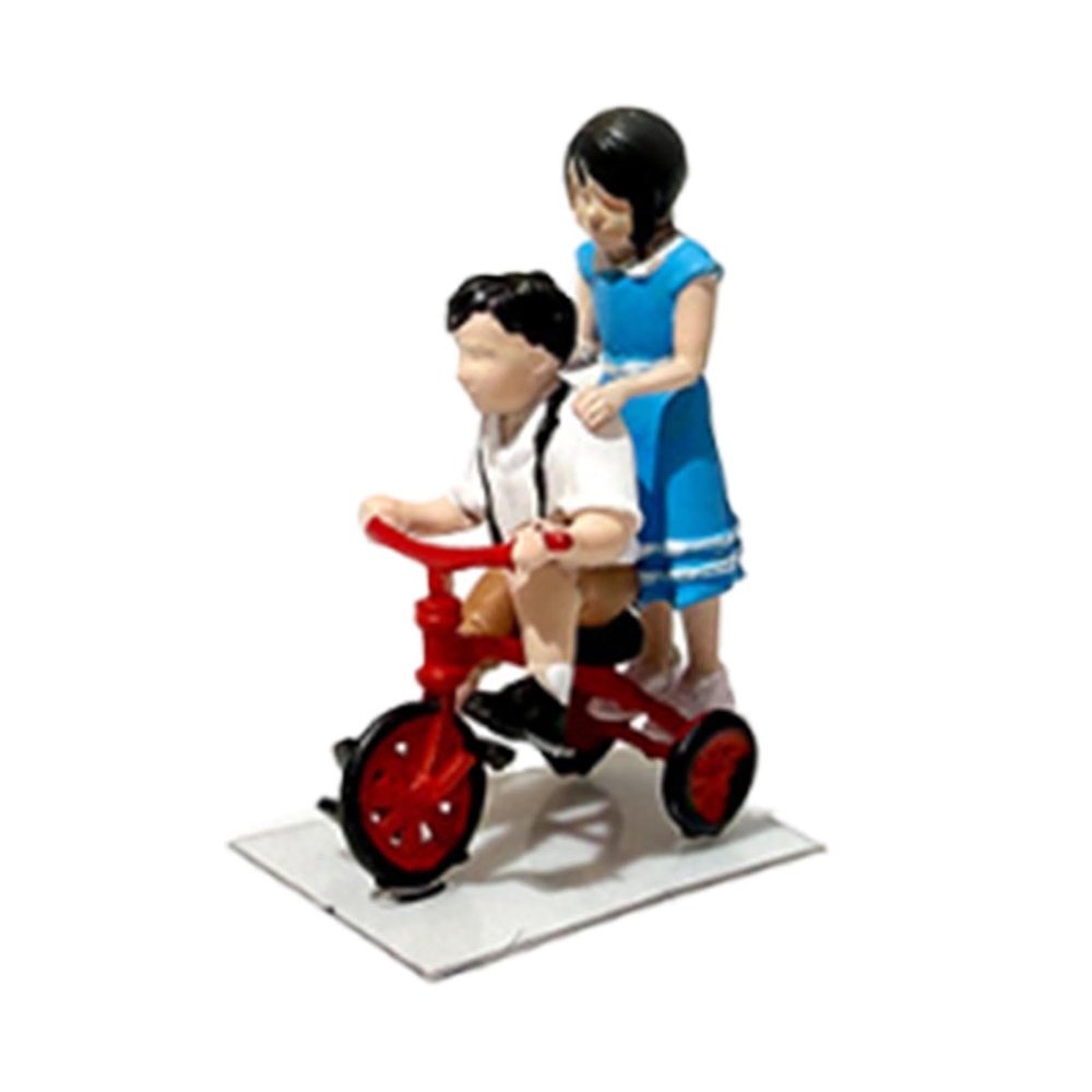 1/64 Miniature Figure Mini People Figurine 1:64 Scale Hand Painted Kids Figure Model for Micro Landscape Photo Prop Projects, Boy Girl Riding