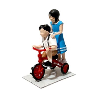 CoudarTitie 1/64 Miniature Figure Painted Human Figure Model Mini People Figurine for Architectural, Boy Girl Riding