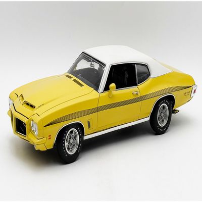 1972 GTO Monarch Yellow with GTO Stripes and White Vinyl Top Limited Edition to 264 Pieces Worldwide 1/18 Diecast Model Car by Acme A1801227