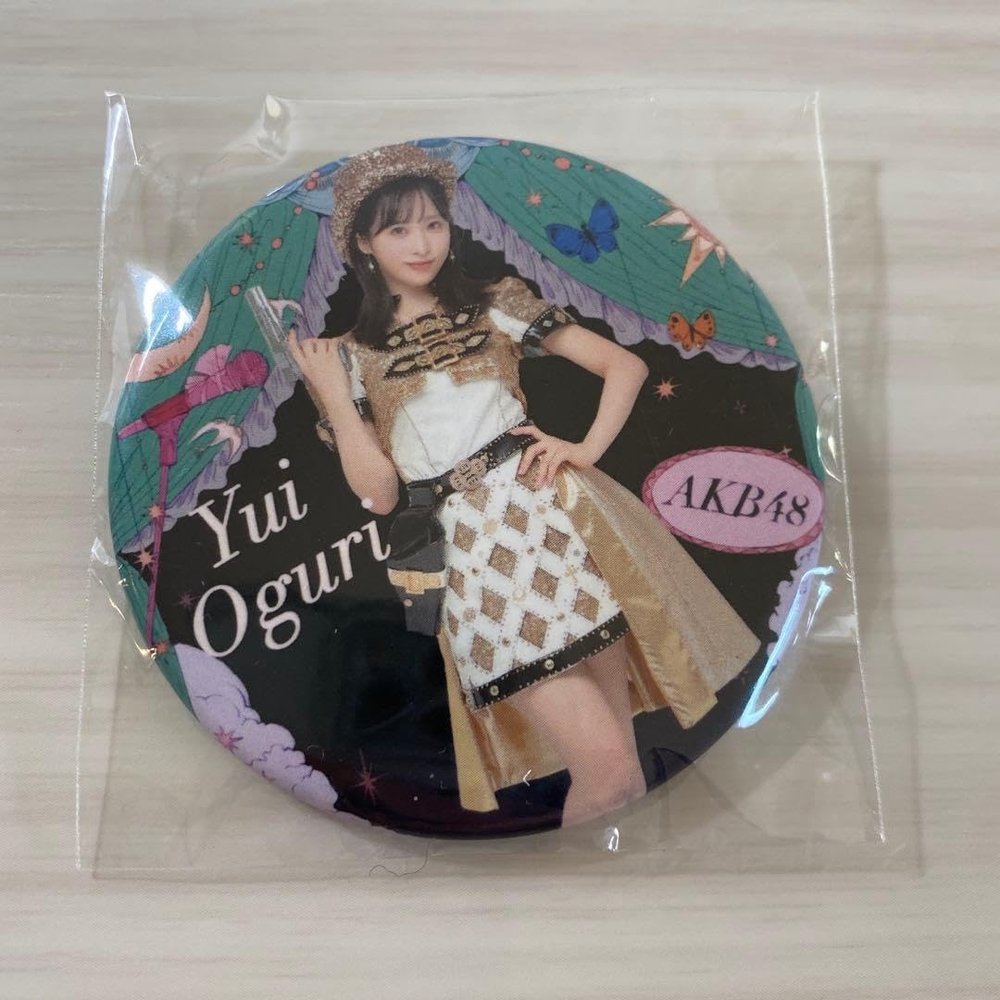 AKB48 Yui Oguri Daimaru Costume Exhibition Can Badge Gachapon
