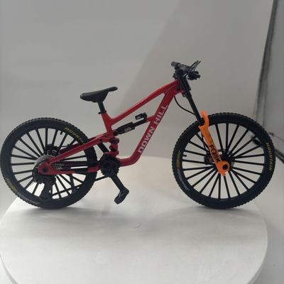 1:6 Ratio Mountain Bike Boys Toy DS Die-Cast Mini Fingertip Bicycle Model Desktop Decoration Ratio Model Downhill Alloy Bicycle Action Doll Cake Decoration Crafts (Red)