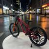 1:6 Ratio Mountain Bike Boys Toy DS Die-Cast Mini Fingertip Bicycle Model Desktop Decoration Ratio Model Downhill Alloy Bicycle Action Doll Cake Decoration Crafts (Red) view 4