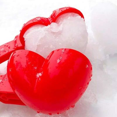 CFTGIW Heart Shape Snowball Maker Toys Love Heart Snowball Maker Clamp/Holder Snow Brick Sand Mold for Snow Ball Fights is Comfortable The Hold Use Comfortable Durable and (Red #45)