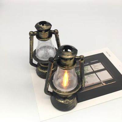 1pc Bronze Color Miniature Lamps for Dollhouse, Doll House Retro Oil Lantern Dollhouse Accessories Scene Ornaments Dollhouse Miniature Scene Model Hurricane Lantern Kerosene Lamp Furniture Decoration
