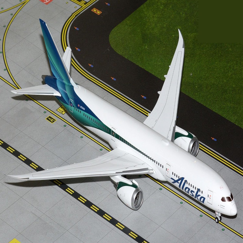 GeminiJets Alaska Airlines Boeing 787-9 Dreamliner N784HA 1:200 Scale Die-Cast Model Airplane with Display Stand & Realistic Landing Gear, Collectible Aircraft for Adults 14+