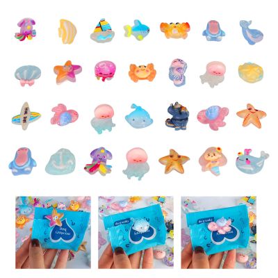 100pcs Mini Glow in The Dark Animal Resin Models, Mystery Resin Animals Blind Bag, Mini Luminous Farm Ocean Figures, Animal Miniatures for Fairy Garden Accessories, Random Design (Ocean)