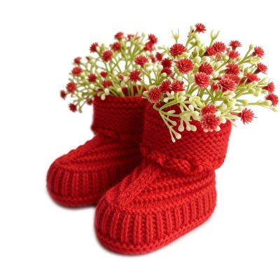 FABRST Baby Shower Decorations Set Newborn Baby Crochet Knitted Baby Booties with Babys Breath Flowers Bouquet Tables Centerpieces for Gender Reveal Party(Red)
