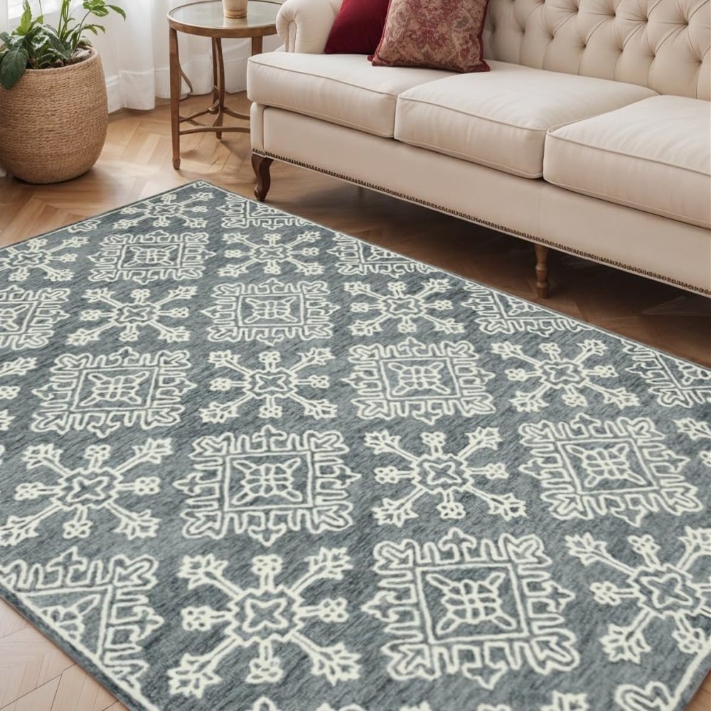 HomeRoots 570348 5 x 7 ft. Wool Oriental Hand Hooked Rectangle Area Rug Dark Gray & Ivory