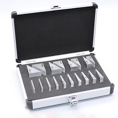 18pcs Optical Ophthalmic Prism Set, High Precision Wedge, Strabismus Measurement, Up to 80D, with Aluminum Case, for Optometry Centers and Hospitals