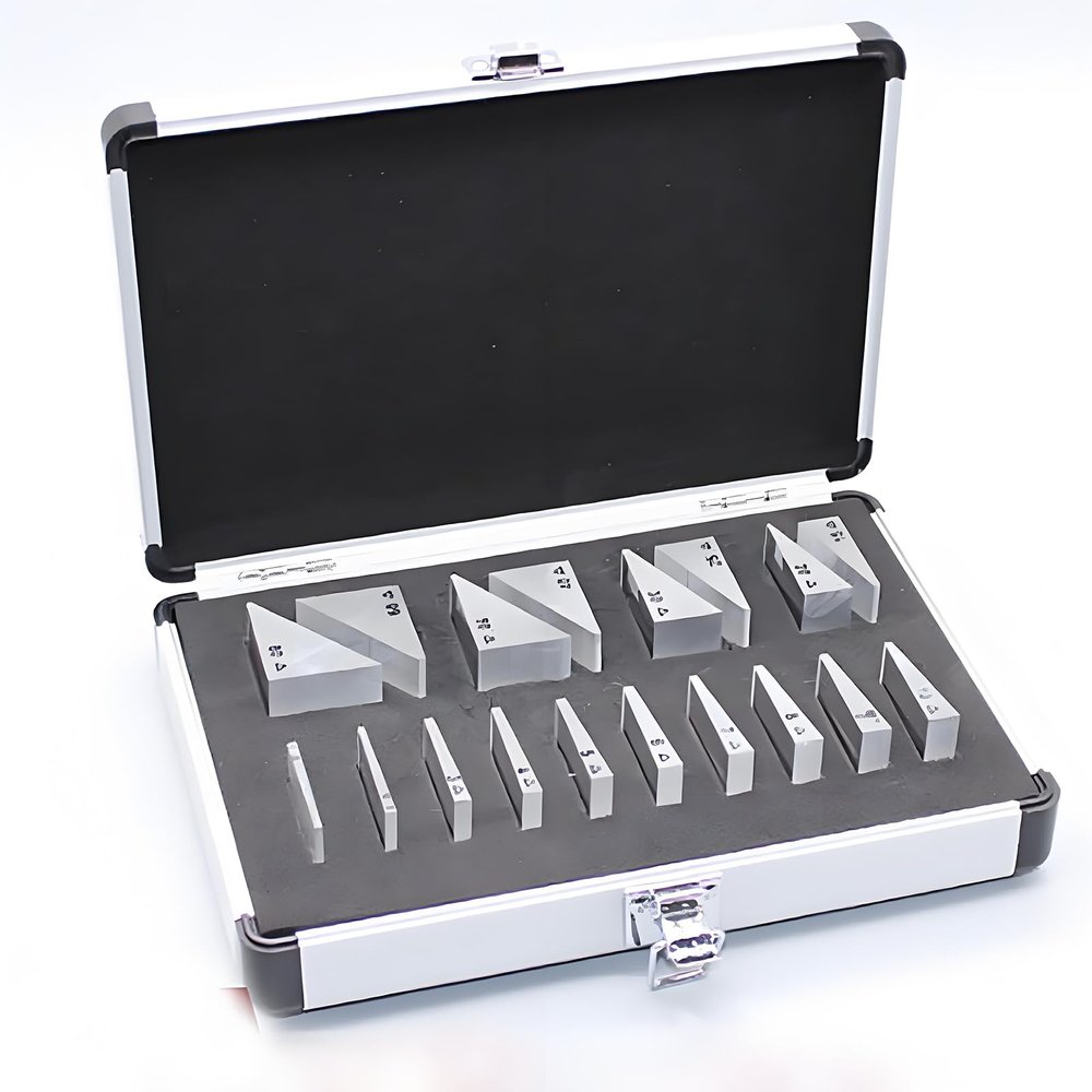 18pcs Optical Ophthalmic Prism Set, High Precision Wedge, Strabismus Measurement, Up to 80D, with Aluminum Case, for Optometry Centers and Hospitals
