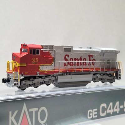 Big Dogz Designs BNSF Santa FE WARBONNET C44-9W Diesel Engine N Scale KAT176-3515