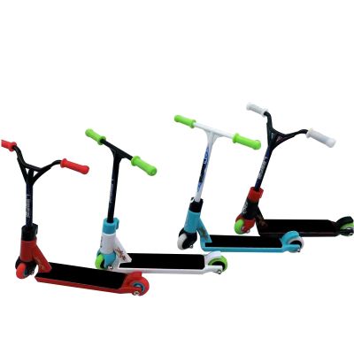 CLAKY Professional Finger Scooter Toy Metal for Use Fingerboard Obstacles Fingerboard and Competitions Random