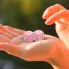 JEWEDECO 100pcs Pink Acrylic Mini Dice Set Round Corners for Gaming and Math Learning, Versatile Use in Bars and Social Settings, Safe and Stylish Table Game Accessories view 4