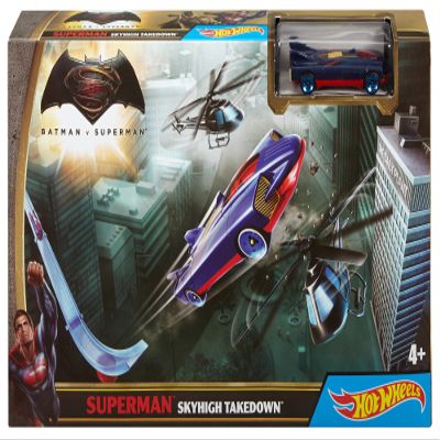 Hot Wheels Batman v Superman Superman Skyhigh Takedown Track Set