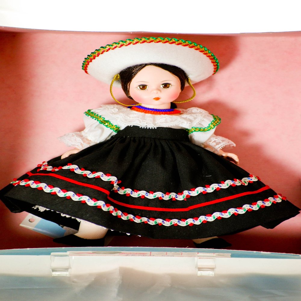 1984 - Madame Alexander - International Series - #576 - Mexico 8 Inch Doll - ...